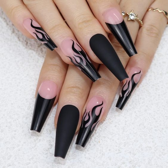 Abstract Coffin Nail Art: