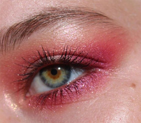 Red and Pink Gradient Eyes