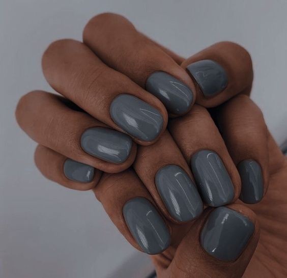 Soft Gray Nails: