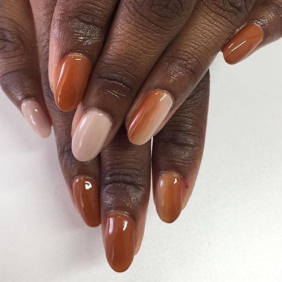 Warm Caramel Short Acrylic Nails: