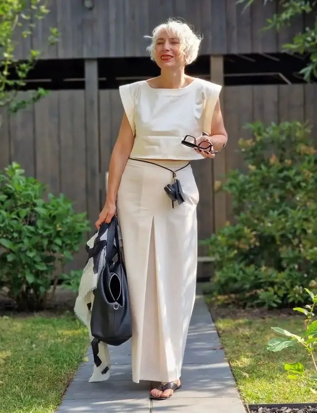 Elegance in Neutrals: Effortless Summer Style