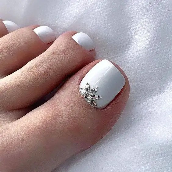 Crystal Snowflake Nail Art: