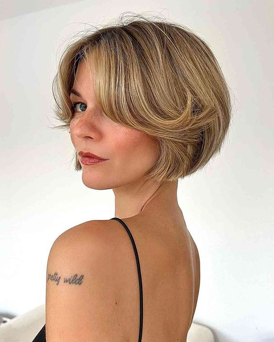 The Wavy Bob: Beachy Textures Meet Urban Chic