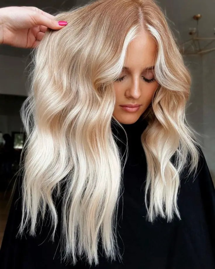 Ash Blonde: The Cool Sophisticate