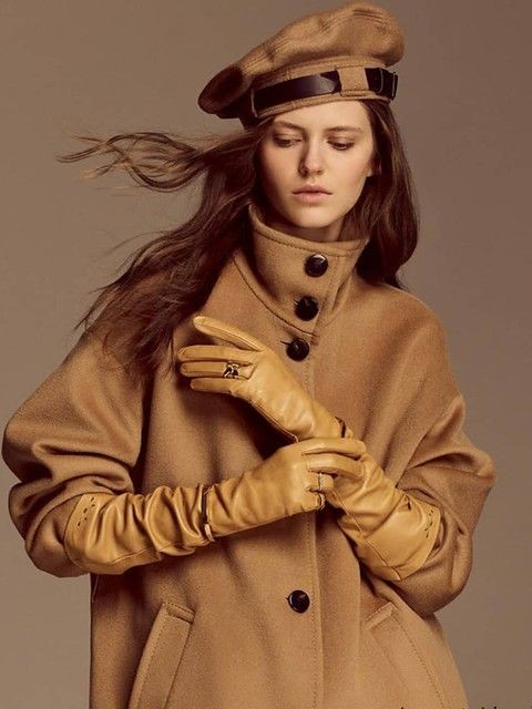 A Nod to Vintage: Classic Gloves Meet Modern Style