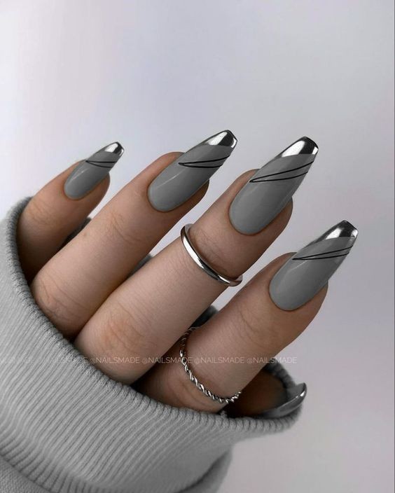 Matte Silver Chrome Nails: