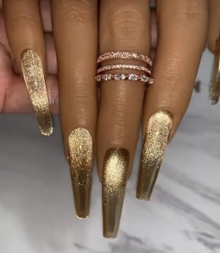 Gleaming Gold New Year’s Nail Designs