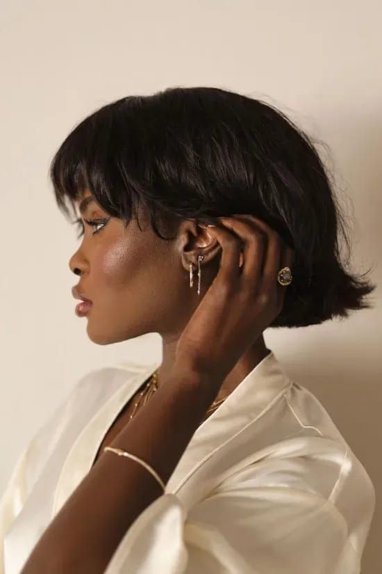 The Chic Contour: Modern Bob with Vintage Roots