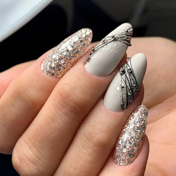 Stiletto Nail Art: Daring and Dramatic