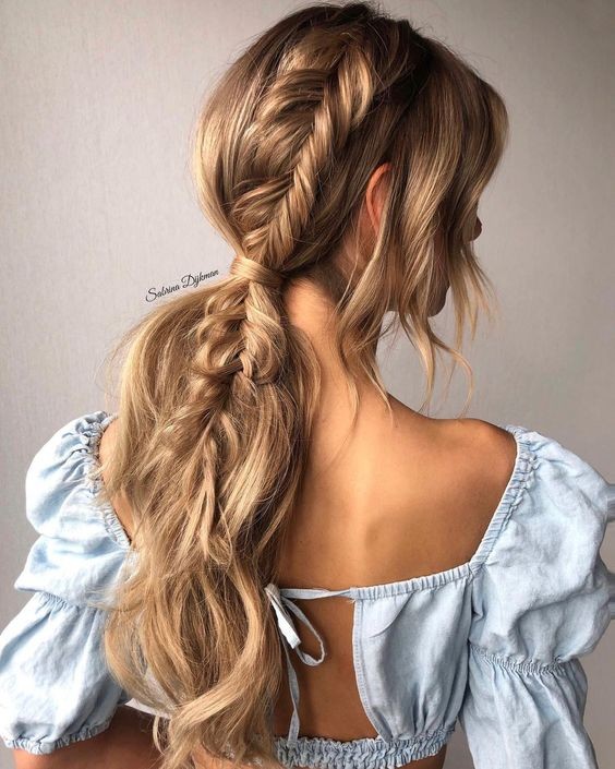 Beachy Ponytail