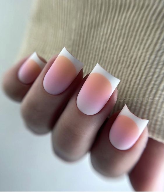 Pink Ombré Elegance: Soft Yet Striking