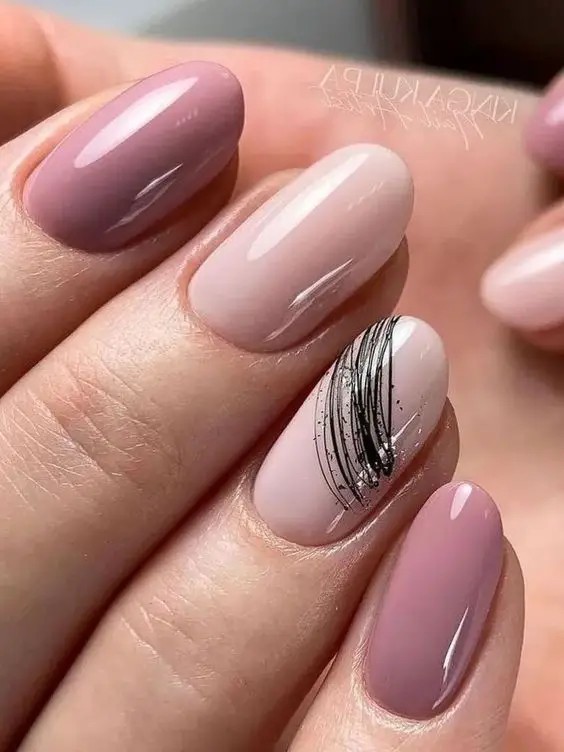 Muted Mauve Nails: