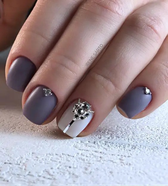 Silver Accent Nail with Gems: