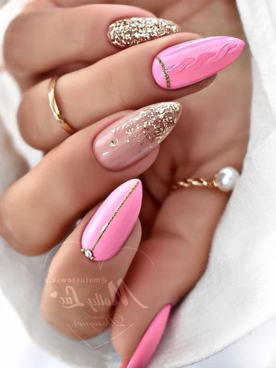 Simple Classy Almond Nails in Pink and Gold