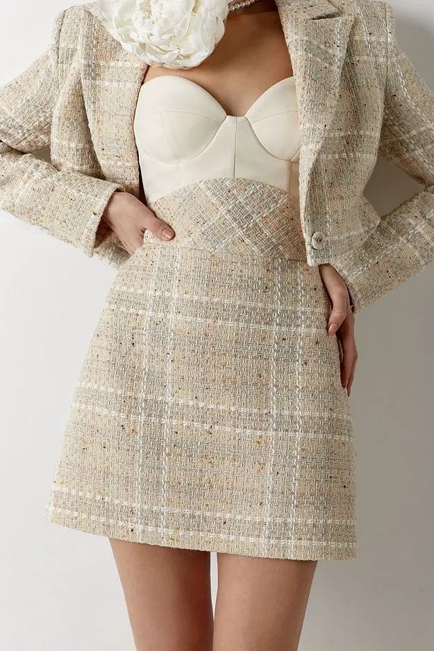 Textured Charm: Short Tweed Skirt