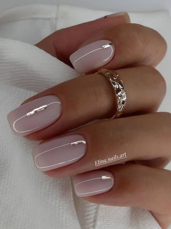 Minimalist Short Acrylic Nails: