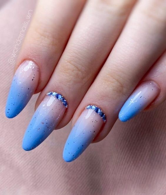 Blue Gradient Nails: