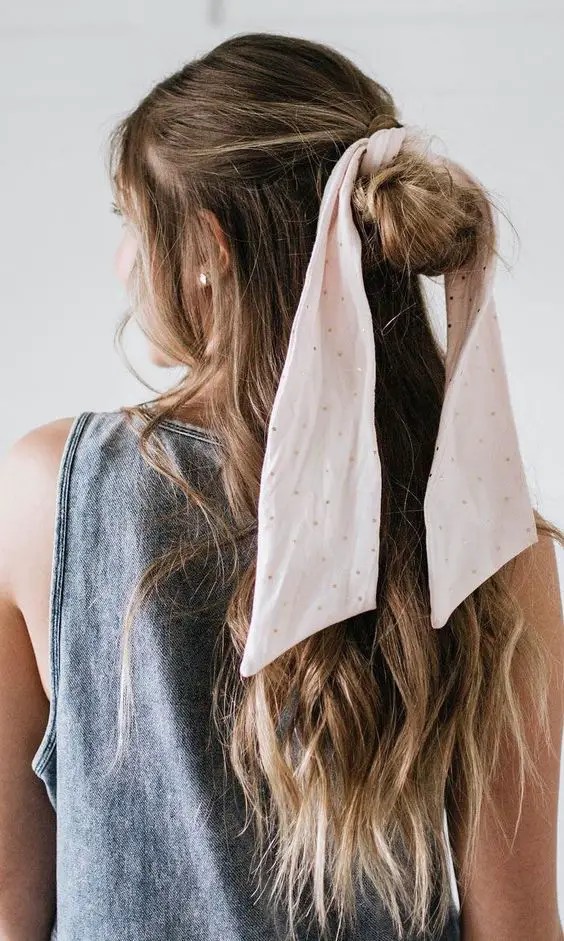 Loose Waves with Scarf: