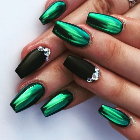 Green Chrome Coffin Nails: