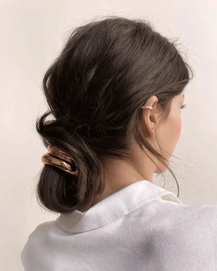 Wrapped Chin-Length Ponytail