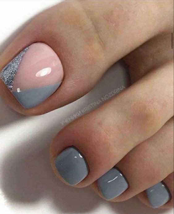 Silver Holo Pedicure: