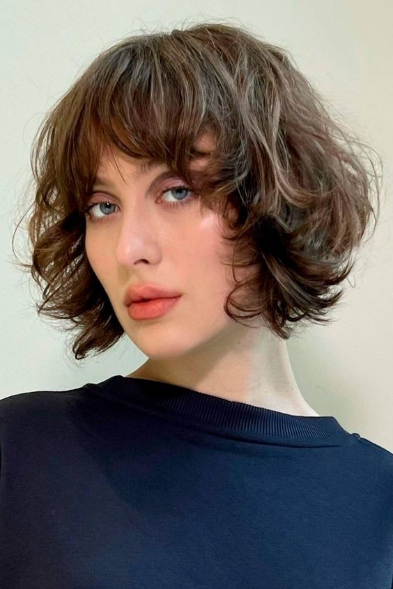 Short Boho Bob with Layers: Effortless Volume