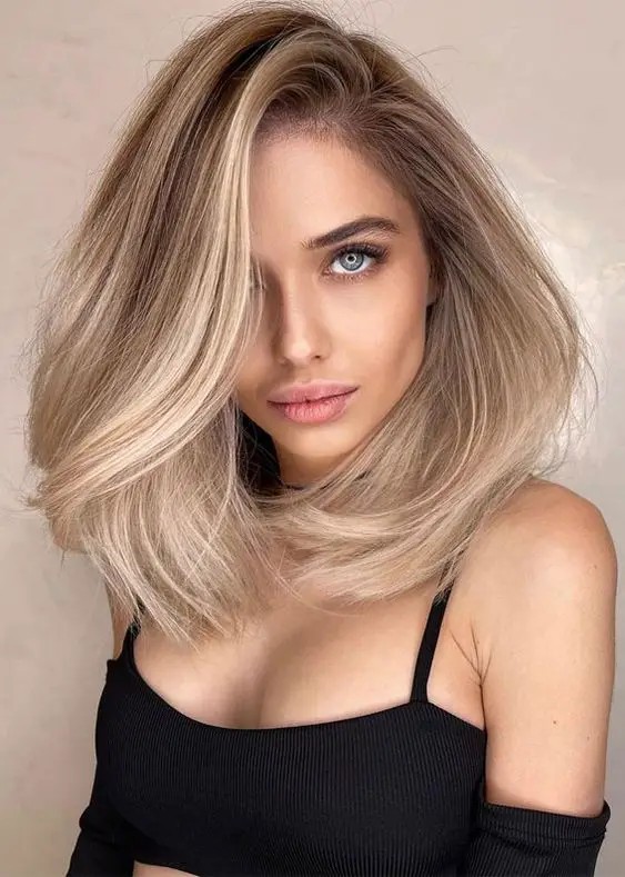 Blonde Lob: Sun-Kissed Shine