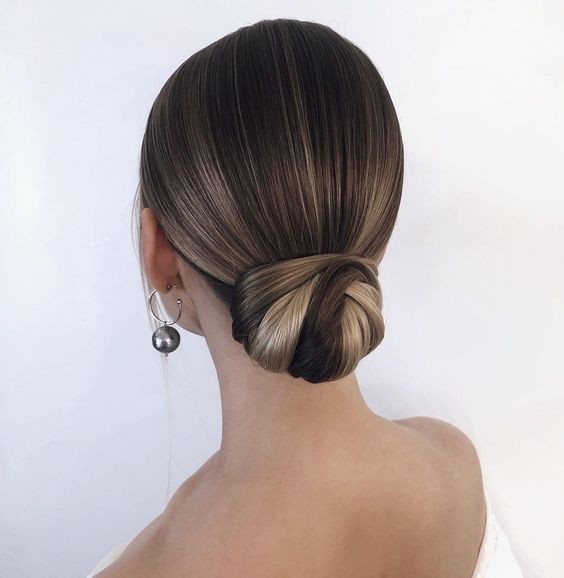 Sleek and Chic Bun for the Modern Woman