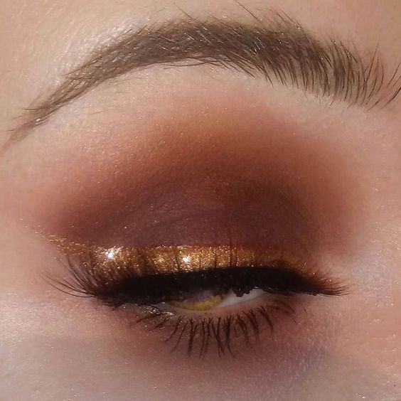 Golden Glitter Eyeliner