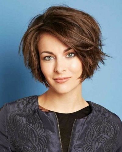 Asymmetrical Short Bob: