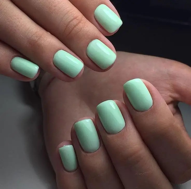 Mint Green Gel Nails: