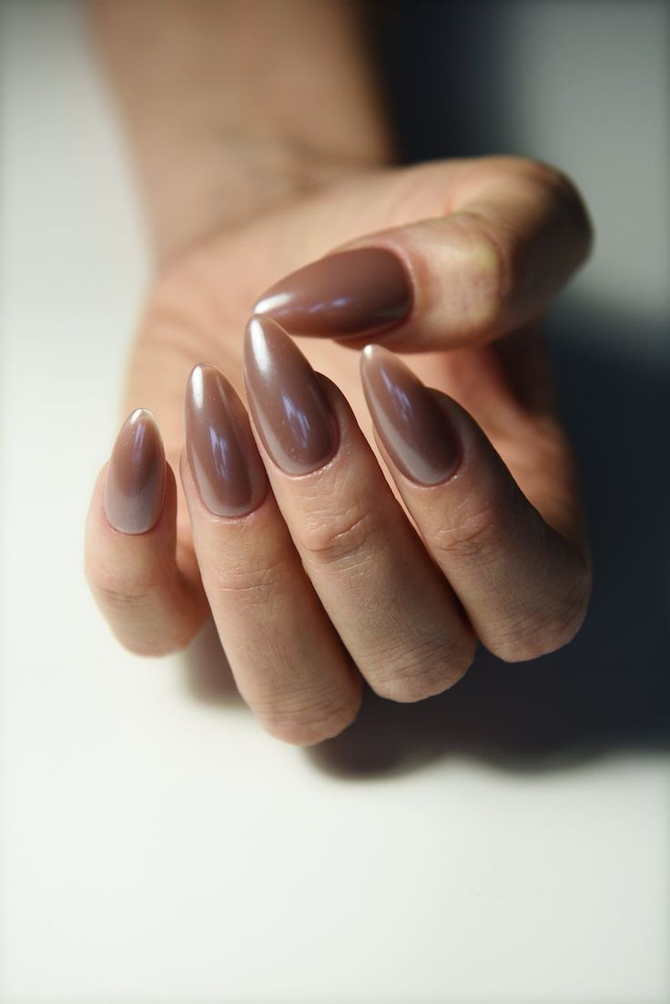 Warm Mocha Almond Nails: