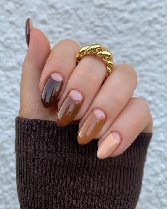 Brown Gradient Nails: