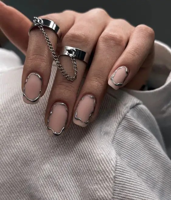 Metallic Accents Short Acrylic Nails: