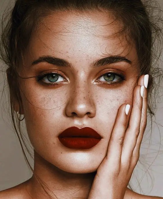 Chic Wine-Hued Lips