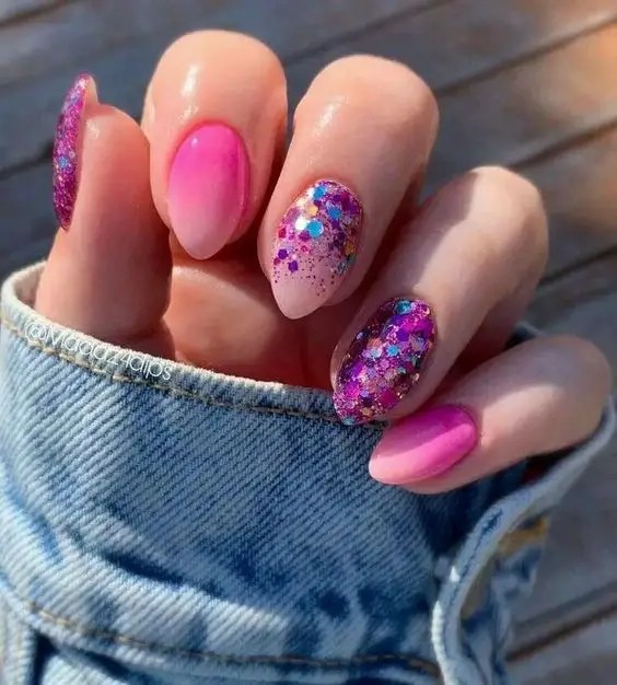 Glitter Gradient Short Acrylic Nails: