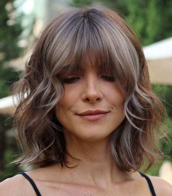 Idea 4: Shaggy Shoulder Length Cut