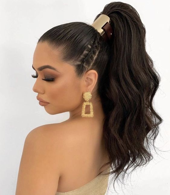 Voluminous Ponytail Waves