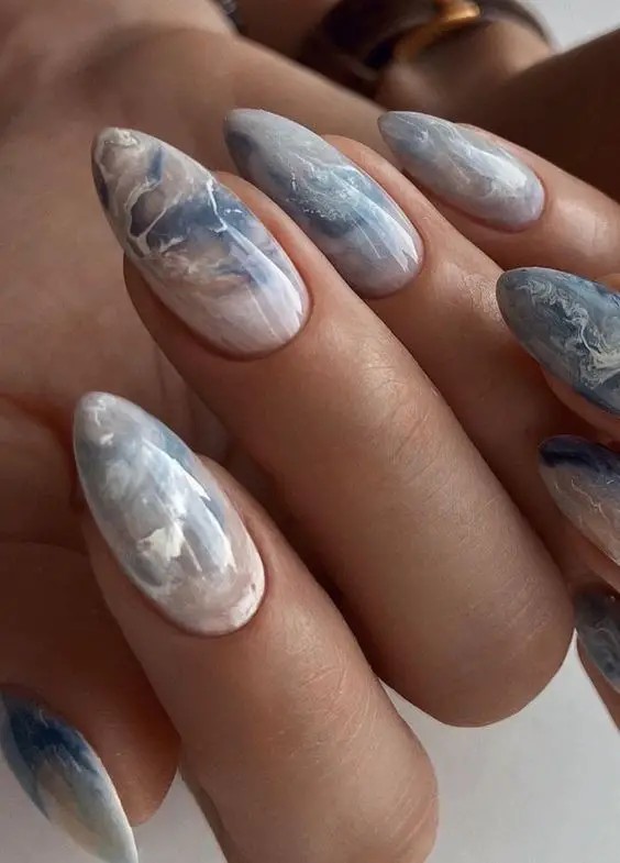 Subtle Marble Dip Nails: