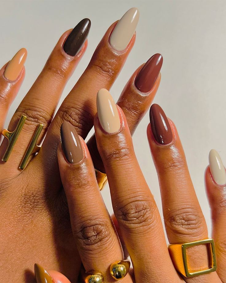 Warm Caramel Nails: