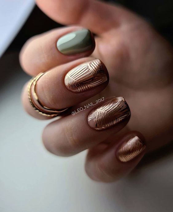 Short Gel Nails with Metallic Accents: