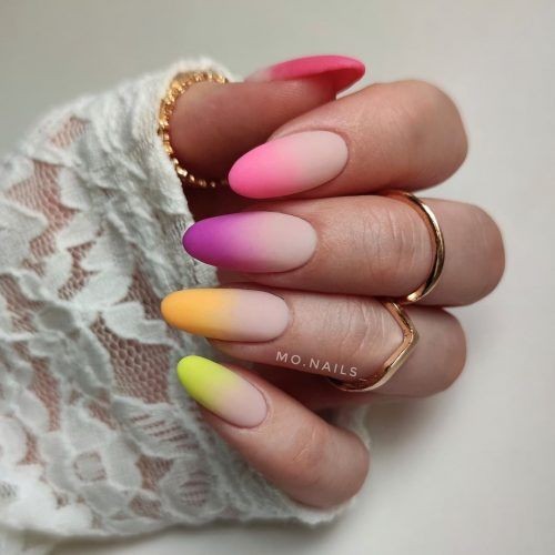 Gradient Medium Oval Nails: