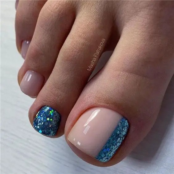 Glittering Icicle Pedicure: