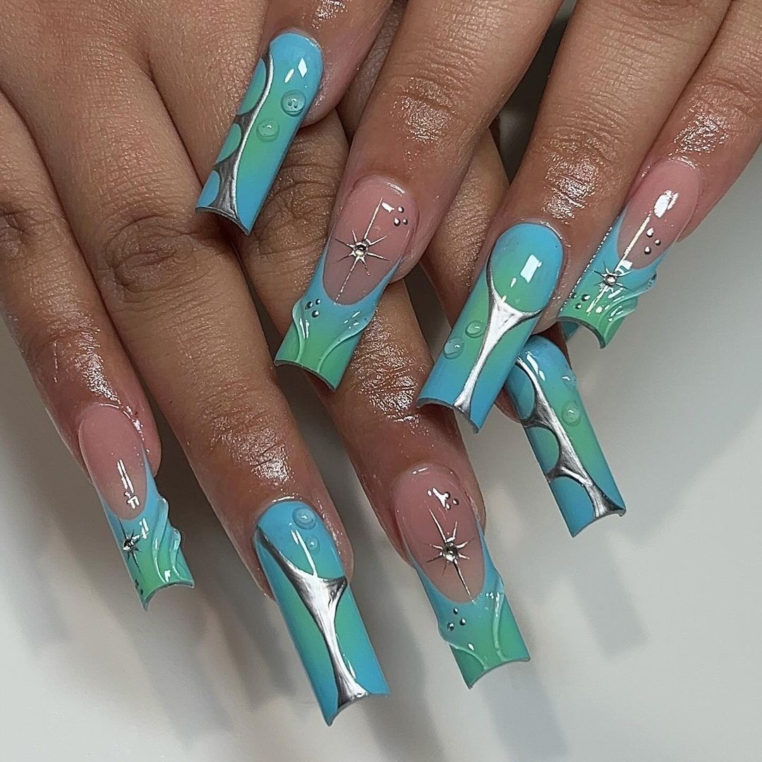 Minty Drip Design with Metallic Accents on Square Nails