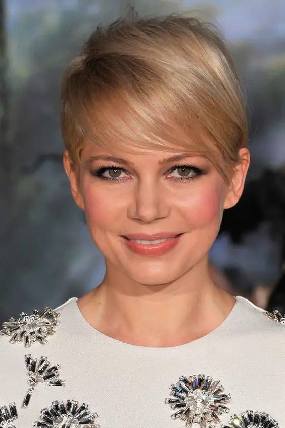 Asymmetrical Pixie Cut: