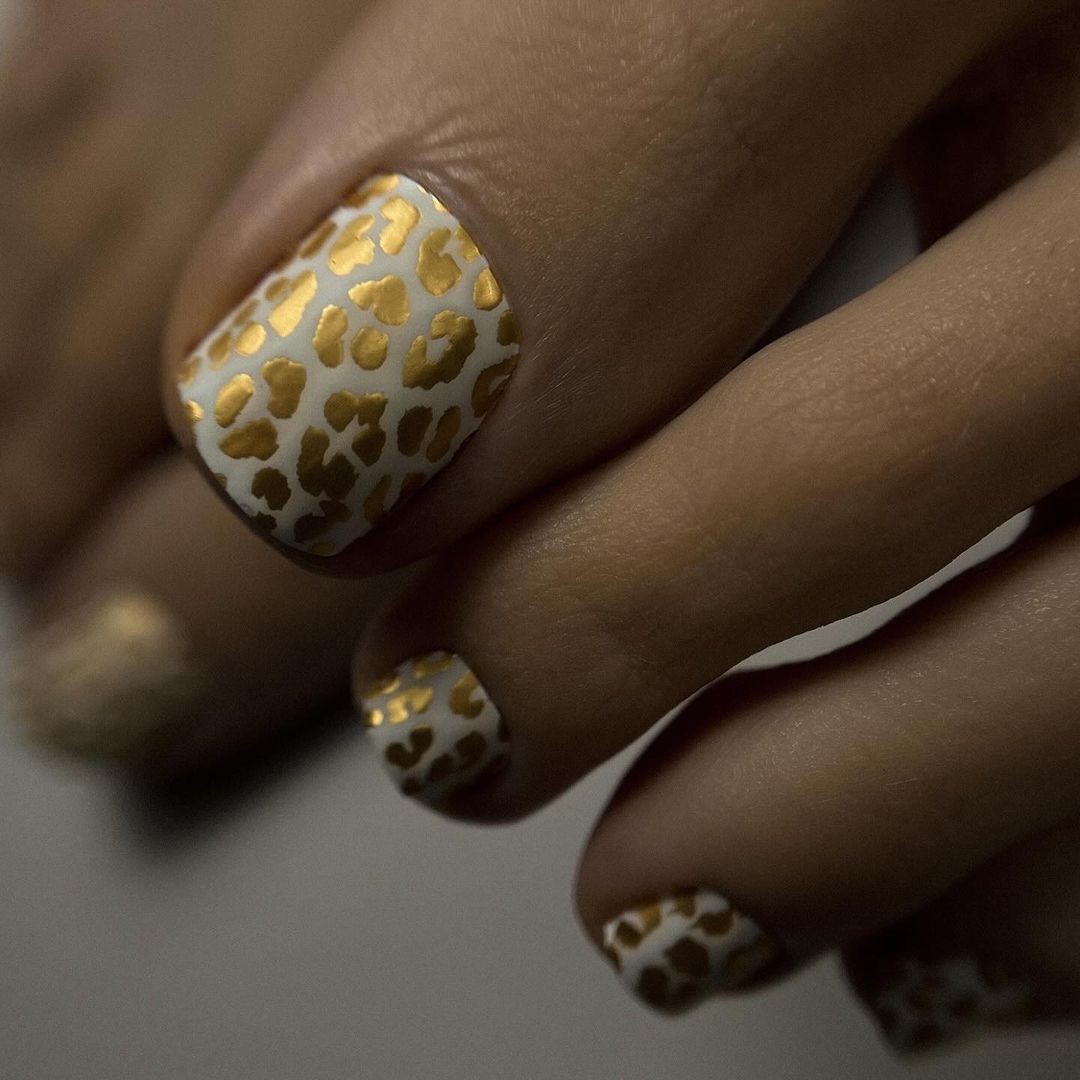 Golden Glamour: Luxe Leopard for the Bold