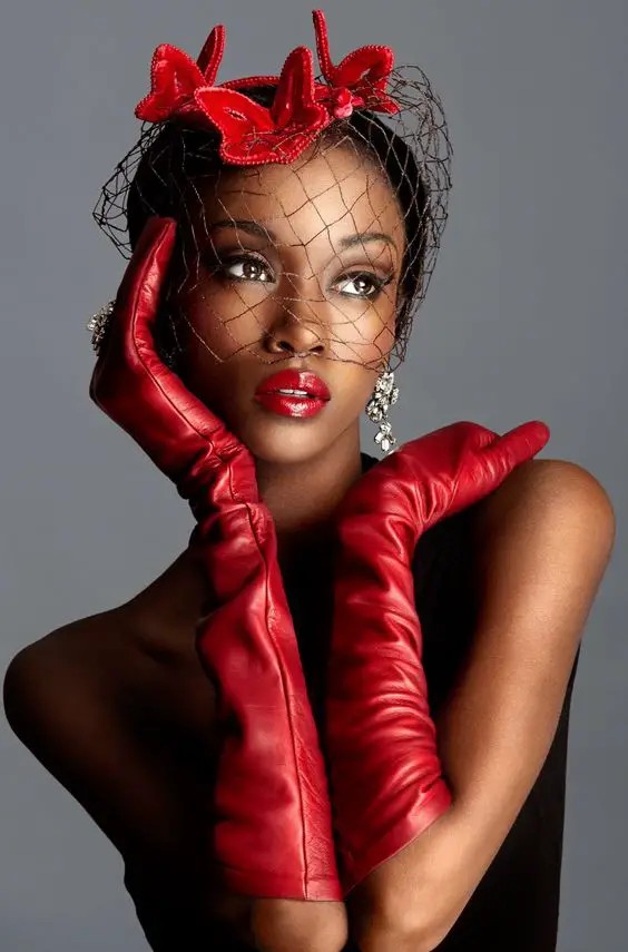 Vintage Vibe: Red Gloves with a Retro Twist