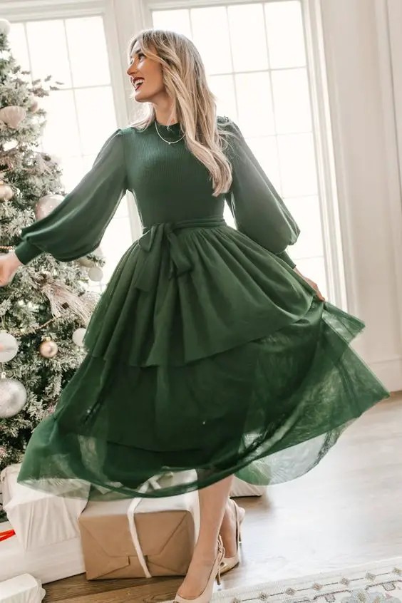 Formal Christmas Gowns: Black-Tie Beauty