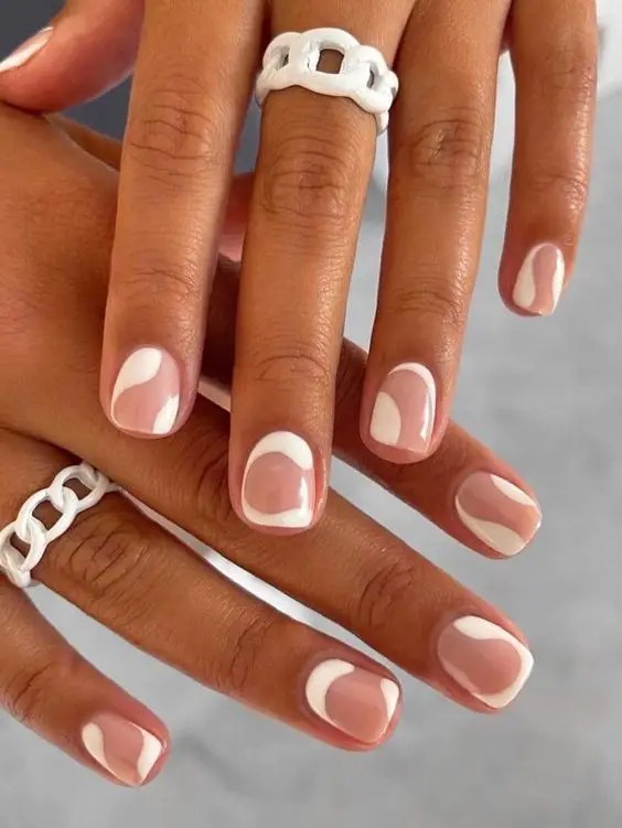 Negative Space Short Gel Nails: