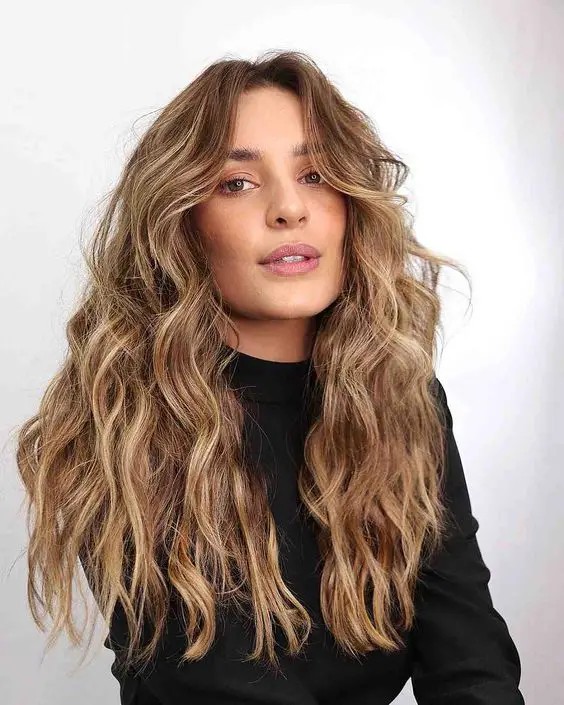 Long Wavy Hair: